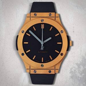 Modern Lüks Ahşap Duvar Saati - İkonik Kol Saati Tasarımlı Dekoratif Saat