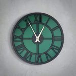 Yeşil Roma Rakamlı Ahşap Duvar Saati - El Boyaması 50 cm Sessiz Saatto